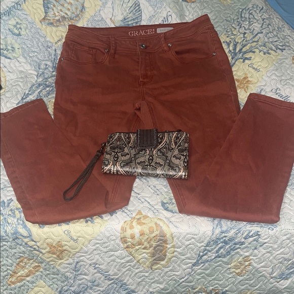 Grace Women's Terracotta Skinny Jeans and sakroots wallet - Picture 1 of 5
